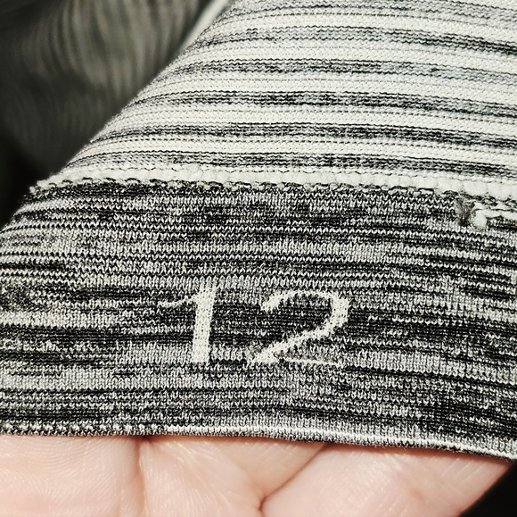 Lululemon Swiftly Tech Size 12 - Picture 4 of 4